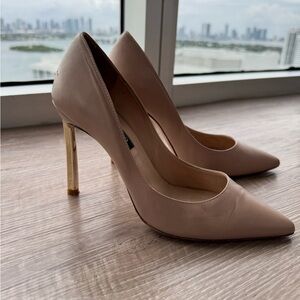 Cipria color, mirrored heel, italian leather shoes